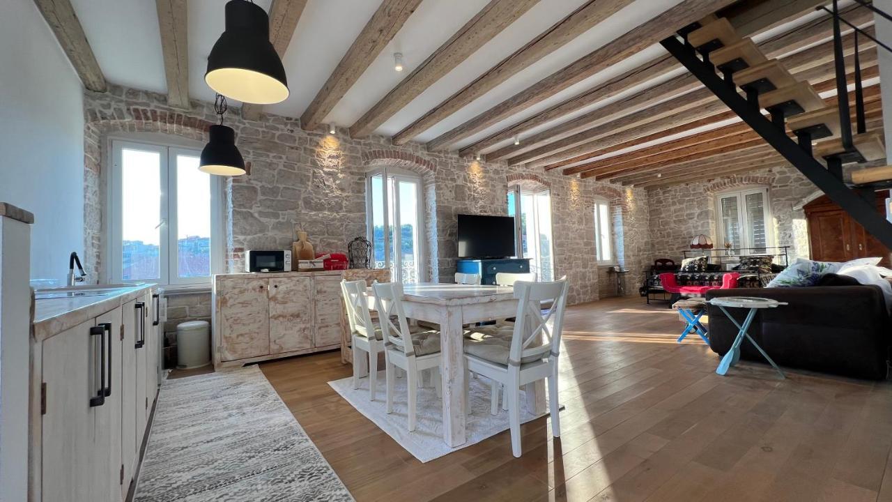 Ferienwohnung Palazzo Di Toma Milna  Exterior foto