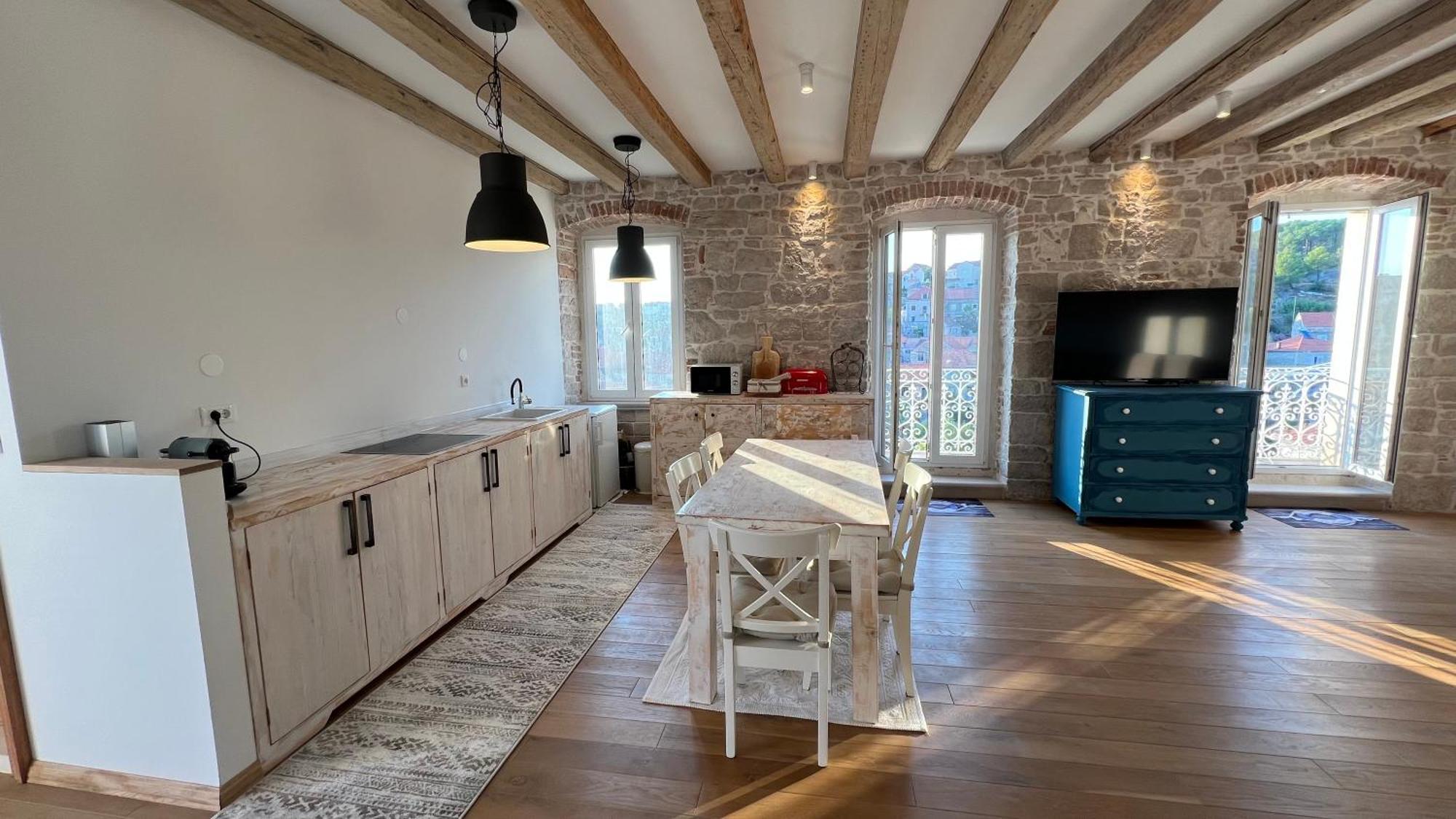 Ferienwohnung Palazzo Di Toma Milna  Exterior foto